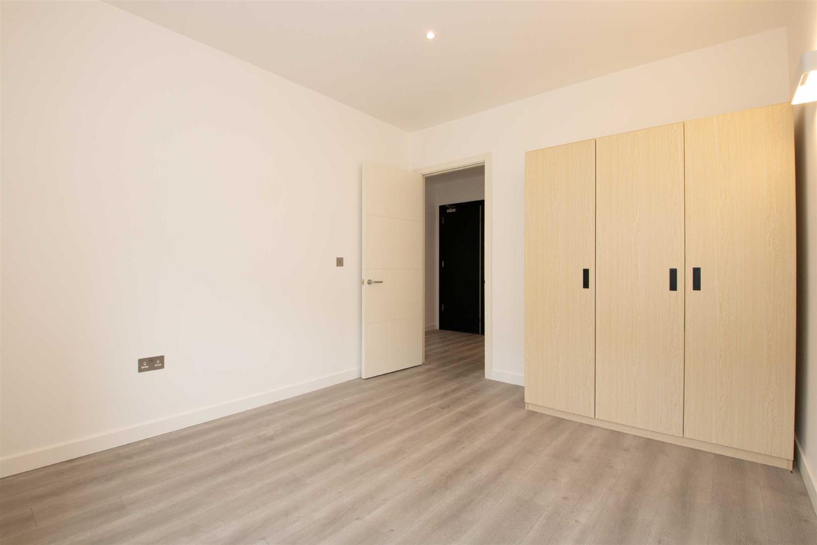 2 Foxhunter Drive, Linford Wood, Milton Keynes